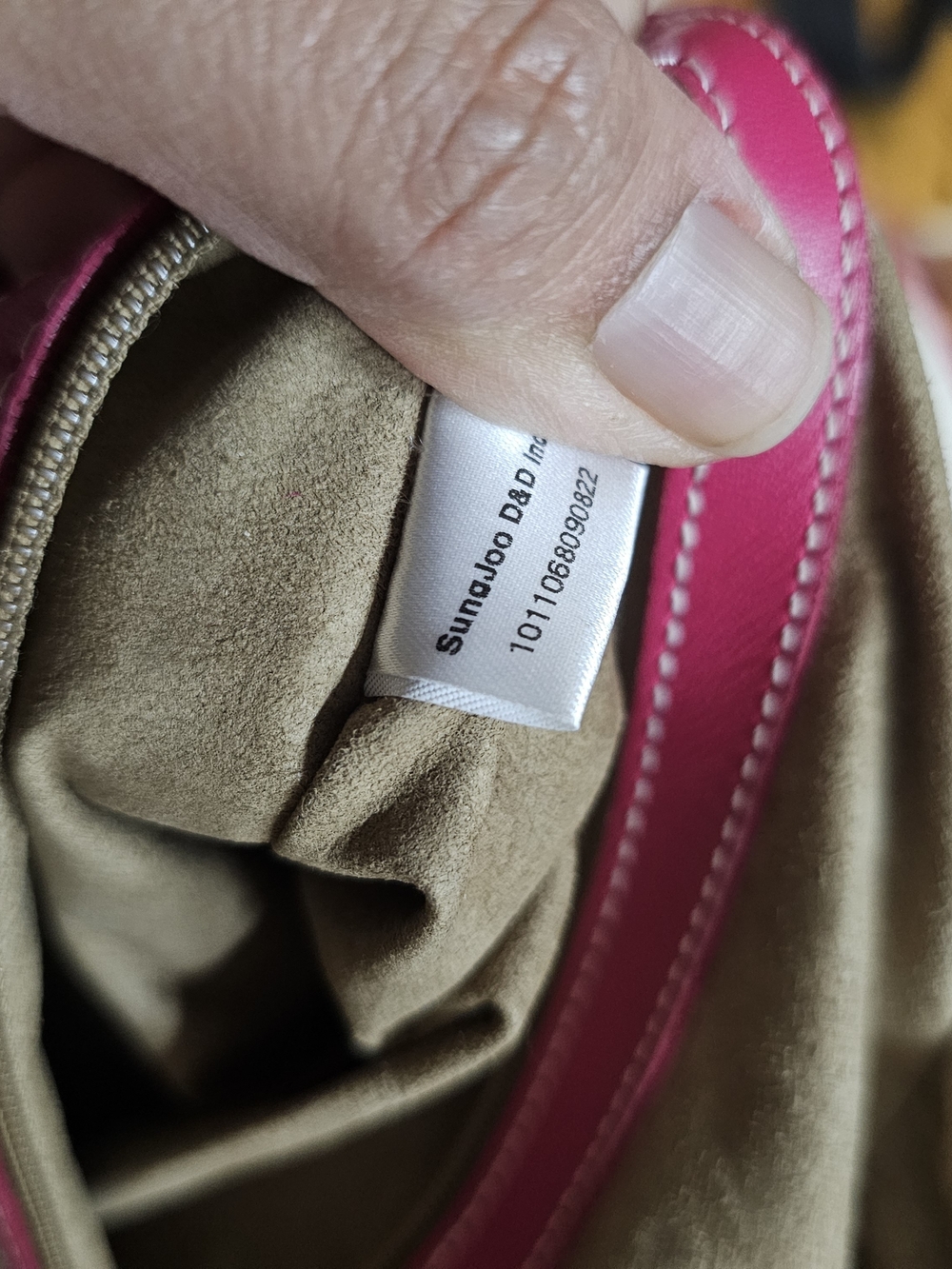 MCM Pink and White Signature Satchel - Picture 16 of 16